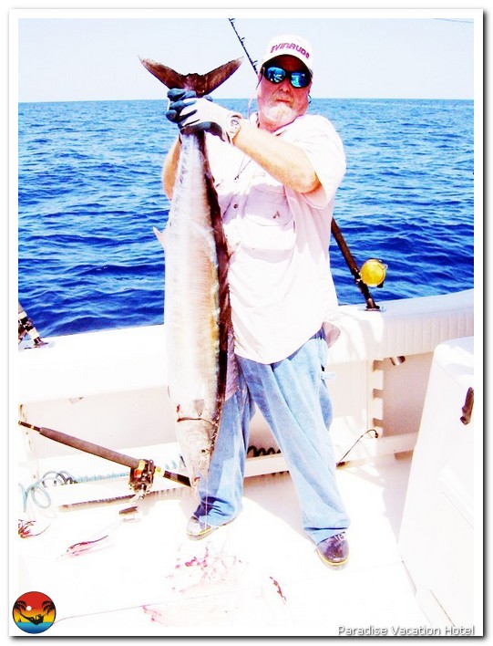 Wahoo caught May 2008, Placencia, Belize by Alan Stamm