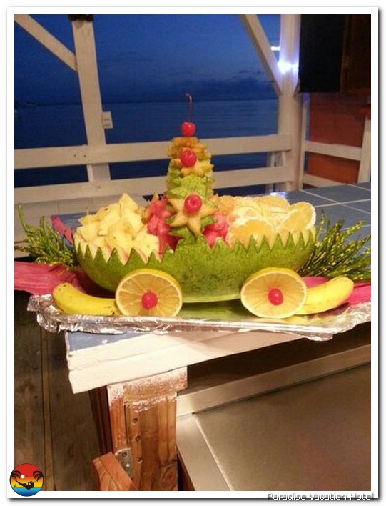 Fruit bowl by Alan Stamm